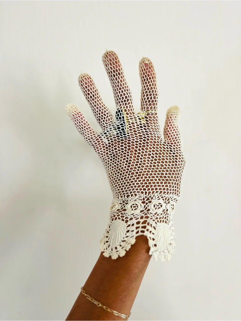Antique 1920s Edwardian Hand Crochet Mesh Garden Tea Wedding Gloves